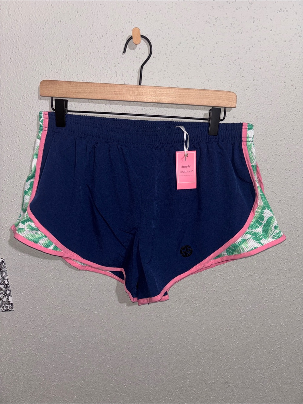 Simply Southern - NWT Athletic Shorts w/liner (size Large)